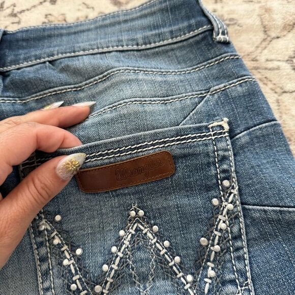 Y2K  studded embroidered jeans by wranglers - Picture 6 of 7